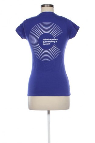 Дамска тениска Gildan, Размер S, Цвят Син, Цена 10,99 лв.