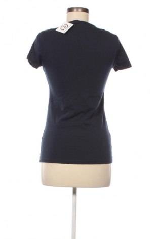 Дамска тениска Guess, Размер S, Цвят Син, Цена 30,00 лв.