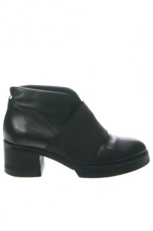 Dámské boty  COS, Velikost 38, Barva Černá, Cena  2 734,00 Kč