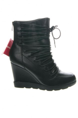 Dámské boty  Cabin, Velikost 38, Barva Černá, Cena  1 154,00 Kč