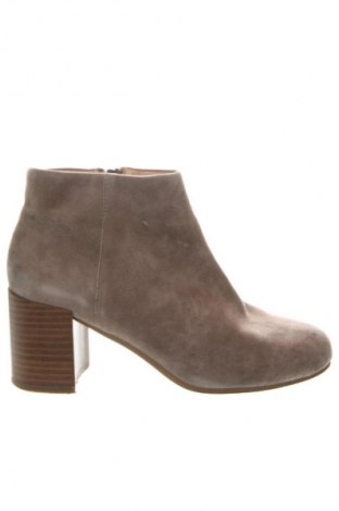 Botine de damă Kiomi, Mărime 38, Culoare Bej, Preț 279,99 Lei