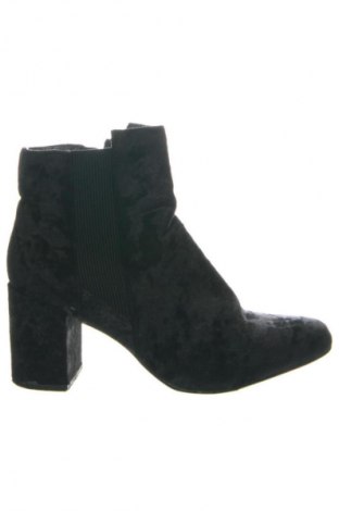 Botine de damă Reserved, Mărime 39, Culoare Negru, Preț 117,99 Lei