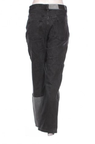 Γυναικείο Τζίν Bershka, Μέγεθος M, Χρώμα Πολύχρωμο, Τιμή 14,83 €