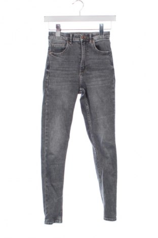 Női farmernadrág Bershka, Méret XXS, Szín Szürke, Ár 3 969 Ft