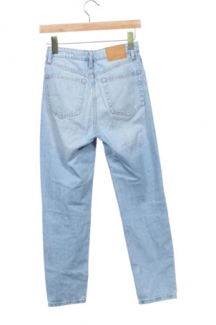 Damskie jeansy Bershka, Rozmiar XS, Kolor Niebieski, Cena 81,20 zł