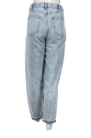 Дамски дънки Bershka, Размер L, Цвят Син, Цена 29,00 лв.