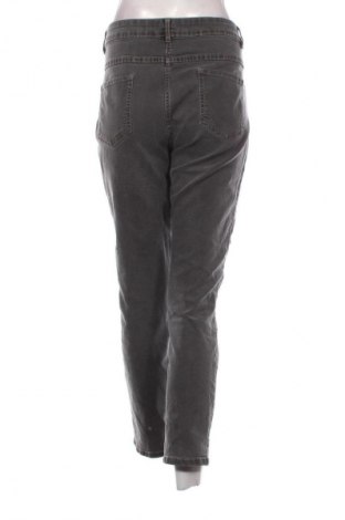 Dámske džínsy  C&A, Veľkosť XL, Farba Sivá, Cena  15,00 €
