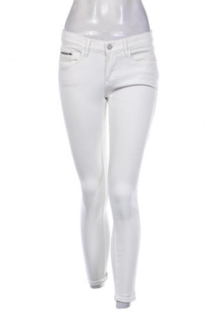 Női farmernadrág Calvin Klein Jeans, Méret M, Szín Ekrü
, Ár 13 685 Ft