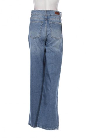 Blugi de femei Cross, Mărime M, Culoare Albastru, Preț 235,99 Lei