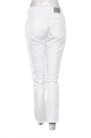 Damen Jeans Gina, Größe M, Farbe Weiß, Preis € 15,00