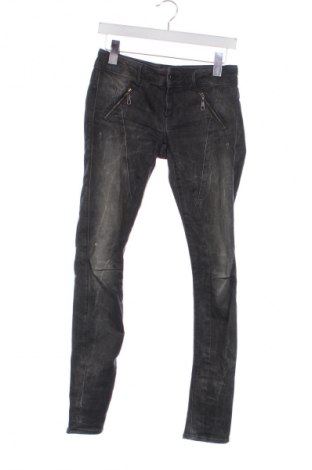 Dámské džíny  Guess, Velikost M, Barva Vícebarevné, Cena  2 344,00 Kč