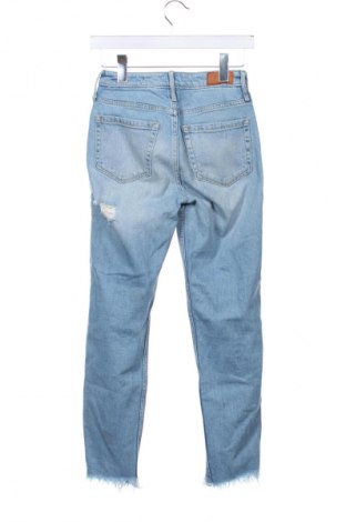 Дамски дънки Hollister, Размер XS, Цвят Син, Цена 41,04 лв.