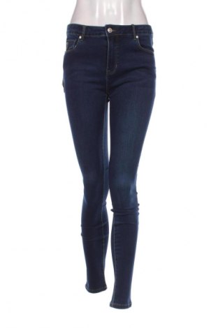 Дамски дънки Lois, Размер M, Цвят Син, Цена 142,99 лв.