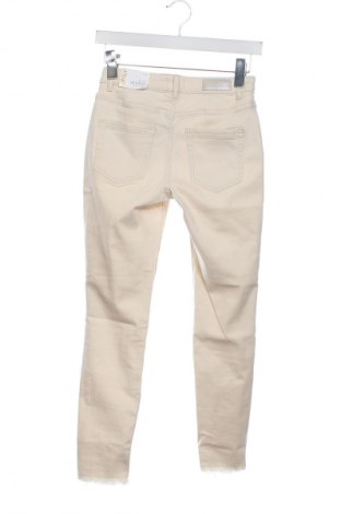 Дамски дънки ONLY, Размер S, Цвят Екрю, Цена 77,99 лв.