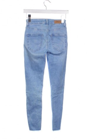 Дамски дънки ONLY, Размер XXS, Цвят Син, Цена 34,00 лв.