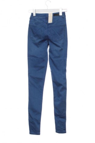 Dámske džínsy  Pieces, Veľkosť XXS, Farba Modrá, Cena  46,95 €
