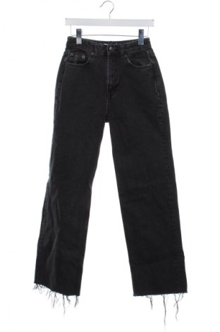 Dámske džínsy  Pull&Bear, Veľkosť XS, Farba Čierna, Cena  9,95 €
