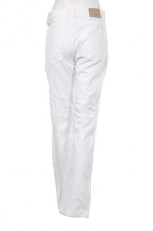 Damskie jeansy Pull&Bear, Rozmiar M, Kolor Biały, Cena 47,99 zł