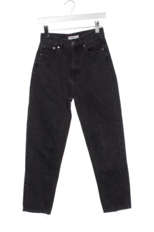 Blugi de femei Pull&Bear, Mărime XS, Culoare Negru, Preț 76,00 Lei