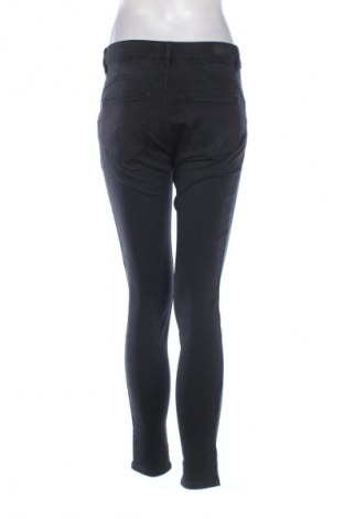 Blugi de femei Pull&Bear, Mărime M, Culoare Negru, Preț 77,17 Lei