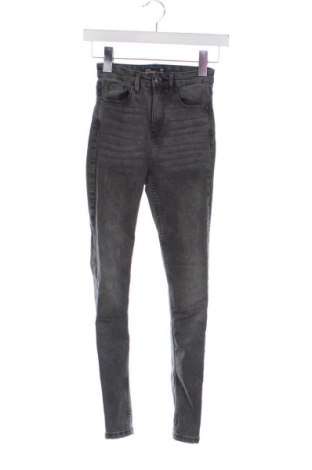 Dámske džínsy  Sinsay, Veľkosť XXS, Farba Sivá, Cena  14,83 €