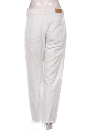 Női farmernadrág Stradivarius, Méret M, Szín Fehér, Ár 3 929 Ft