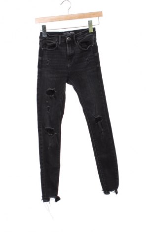 Damen Jeans Stradivarius, Größe XS, Farbe Schwarz, Preis € 14,83