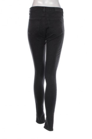 Дамски дънки Tommy Hilfiger, Размер M, Цвят Черен, Цена 169,99 лв.