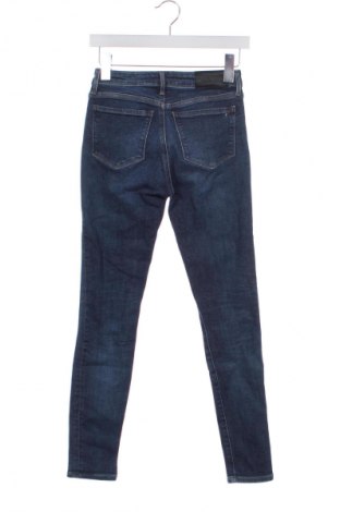 Дамски дънки Tommy Hilfiger, Размер XS, Цвят Син, Цена 82,11 лв.