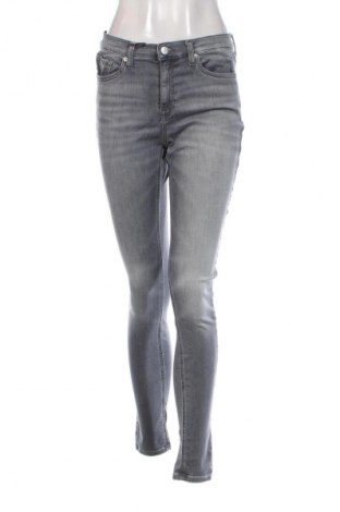 Дамски дънки Tommy Jeans, Размер M, Цвят Сив, Цена 86,91 €