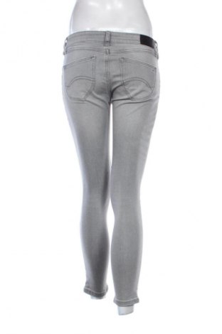 Damen Jeans Tommy Jeans, Größe M, Farbe Grau, Preis 26,99 €