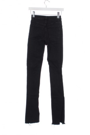 Női farmernadrág Bershka, Méret XXS, Szín Fekete, Ár 5 776 Ft