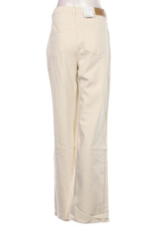Blugi de femei Vero Moda, Mărime L, Culoare Ecru, Preț 243,99 Lei