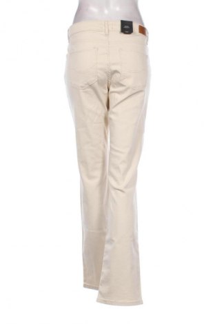 Дамски дънки Vero Moda, Размер L, Цвят Екрю, Цена 77,99 лв.