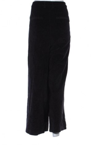 Damen Cordhose Q/S by S.Oliver, Größe XL, Farbe Schwarz, Preis € 12,99