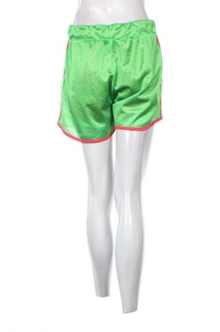 Γυναικείο κοντό παντελόνι Adidas, Μέγεθος M, Χρώμα Πράσινο, Τιμή 17,99 €