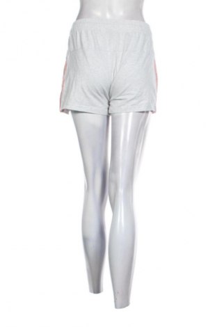 Női rövidnadrág Adidas, Méret M, Szín Szürke, Ár 7 179 Ft