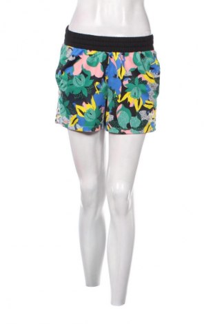 Дамски къс панталон Adidas Originals, Размер S, Цвят Многоцветен, Цена 28,99 лв.