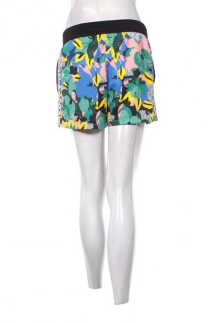 Дамски къс панталон Adidas Originals, Размер S, Цвят Многоцветен, Цена 28,99 лв.