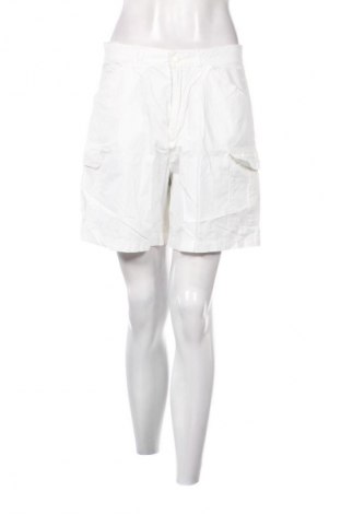 Damen Shorts B Young, Größe M, Farbe Ecru, Preis € 9,79