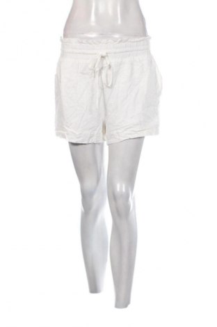 Damen Shorts Beloved, Größe M, Farbe Weiß, Preis € 9,72