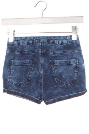 Γυναικείο κοντό παντελόνι Bershka, Μέγεθος XS, Χρώμα Μπλέ, Τιμή 10,00 €