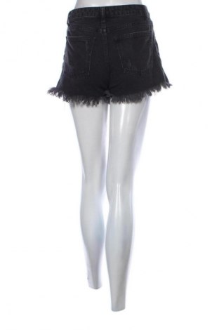 Γυναικείο κοντό παντελόνι Cropp, Μέγεθος S, Χρώμα Μαύρο, Τιμή 17,39 €