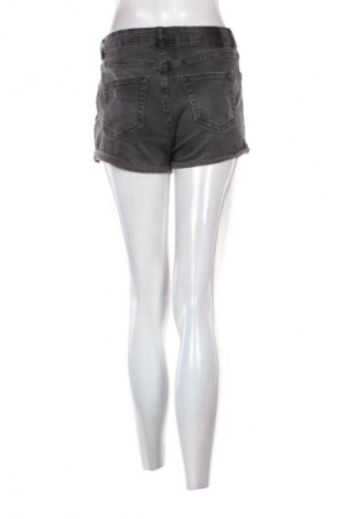 Дамски къс панталон Fb Sister, Размер S, Цвят Черен, Цена 13,99 лв.