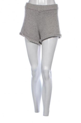 Дамски къс панталон Forever 21, Размер L, Цвят Сив, Цена 15,99 лв.