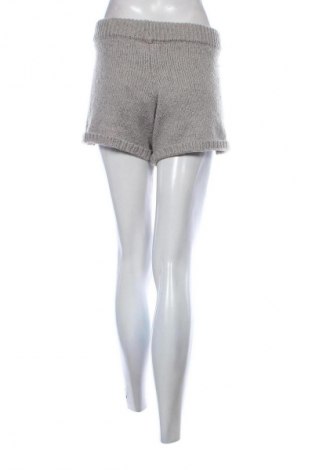 Дамски къс панталон Forever 21, Размер L, Цвят Сив, Цена 15,99 лв.