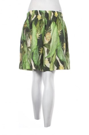 Γυναικείο κοντό παντελόνι H&M, Μέγεθος L, Χρώμα Πολύχρωμο, Τιμή 8,99 €