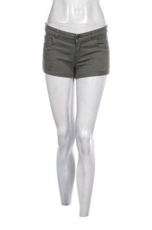 Γυναικείο κοντό παντελόνι H&M, Μέγεθος S, Χρώμα Πράσινο, Τιμή 9,72 €