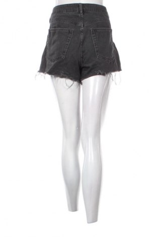 Pantaloni scurți de femei H&M Divided, Mărime M, Culoare Multicolor, Preț 50,00 Lei