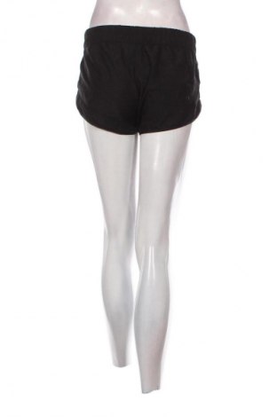 Dámské kraťasy  Hummel, Velikost S, Barva Černá, Cena  179,00 Kč
